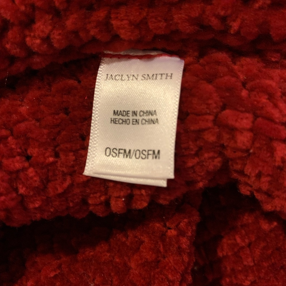 $⬇️ Like New Jaclyn Smith Red Crochetd Hat. - Picture 4 of 4